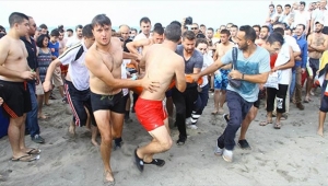 Denizde kaybolduktan 45 dakika sonra canlı çıkarıldı