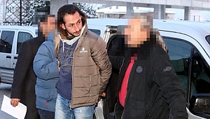 Hırsızlık için girdikleri evin sahibini darp ettiler