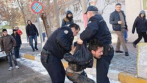 'Dur' ihtarına uymadılar! Polis alarma geçti