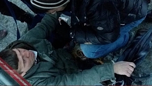 Yenibosna metrobüs durağında bıçaklı saldırı