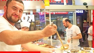Cuma namazına giden esnafa saldırı