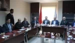 Başbakan Yardımcısı Işık, hastanede incelemeler yaptı