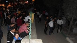 Gizemli kızın görüldüğü mezarlığa akın edenler, polise zor anlar yaşattı (4)