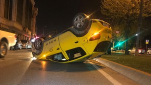Yer: Beyoğlu... Lüks otomobile çarpıp takla attı