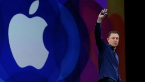 Elon Musk yine Apple'a yüklendi