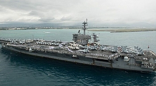 Koronavirüs: Kaptanı 'Savaşta değiliz, ölmemiz gerekmiyor' dediği için görevden alınan Amerikan uçak gemisinden bir asker koronavirüs sonucu öldü