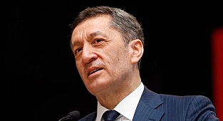 Yazın telafi eğitimi olacak mı? Milli Eğitim Bakanı Ziya Selçuk canlı yayında cevap verdi