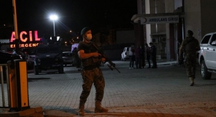 Hakkari'den acı haber! Zırhlı araç devrildi: 2 şehit