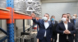 Aksaray Valisi'nden istihdama katkı sağlayan iki büyük fabrikaya ziyaret