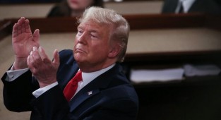Trump'ın azil davası: Senato'daki oylamada Trump'ı mahkum edecek çoğunluğa ulaşılamadı