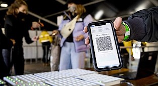 Hollanda'da koronavirüs araştırmasına göre tiyatrolar bazı önlemlerle sosyal mesafe olmadan açılabilir