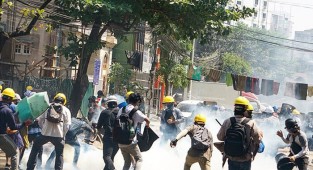 Myanmar'da kan durmuyor! Korkunç iddia: En az 80 asker öldü