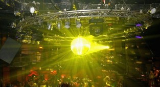 Sahte Covid belgesi: Hollanda'da negatif test sonucuyla girilen partide en az 165 kişi Covid’e yakalandı