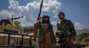 Taliban karşıtı güçler Pençşir'de üç bölgeyi daha ele geçirdi