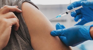 BioNTech aşısında üçüncü doz tartışması: Henüz erken