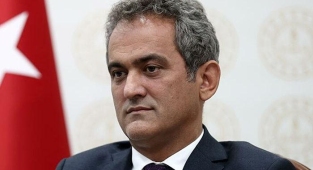 Son dakika: Yarıyıl tatili uzayacak mı? Milli Eğitim Bakanı Özer'den karne töreninde net açıklama