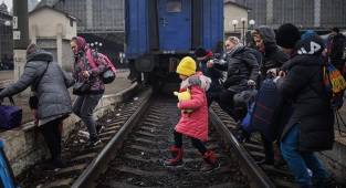 Rusya'dan flaş açıklama: Türkiye'nin girişimiyle Mariupol'den tahliyeler için koridor açıyoruz