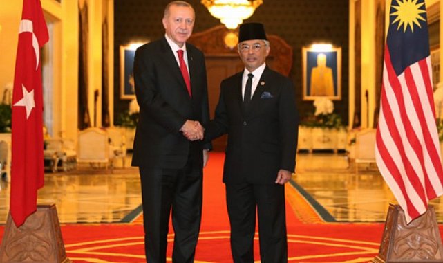 Cumhurbaşkanı Erdoğan, Malezya Kralı ile görüştü