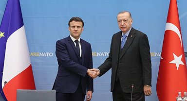 Erdoğan'dan Macron'a tebrik telefonu