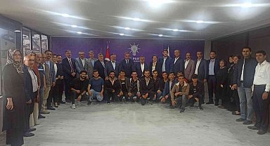 Bakan Özer AK Parti Bilecik İl Başkanlığını ziyaret etti