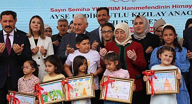 Binali Yıldırım: "Yüzünü Türkiye'ye dönmüş milyonlara karşı da sorumluluğumuz var"