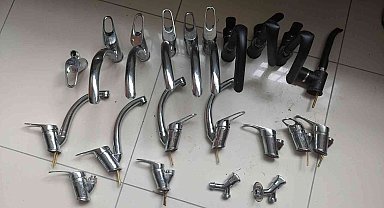 Kalorifer peteği ve musluk bataryaları çalan şüphelilere suçüstü