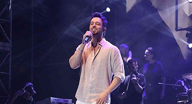 Kiraz Festivaline ünlü akını