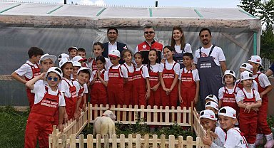 Minik öğrenciler tarım ve hayvancılığı çekirdekten öğreniyor