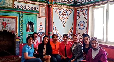 Tarihi köy odalarında köy odası geleneklerini konuştular