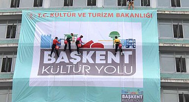 Yer çekimine meydan okudular, 35 metre yükseklikte resimle dansı birleştirdiler
