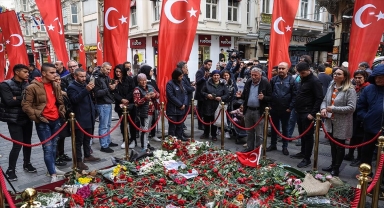 Terör saldırısının yaşandığı İstiklal Caddesi'nde hüzün hakim 